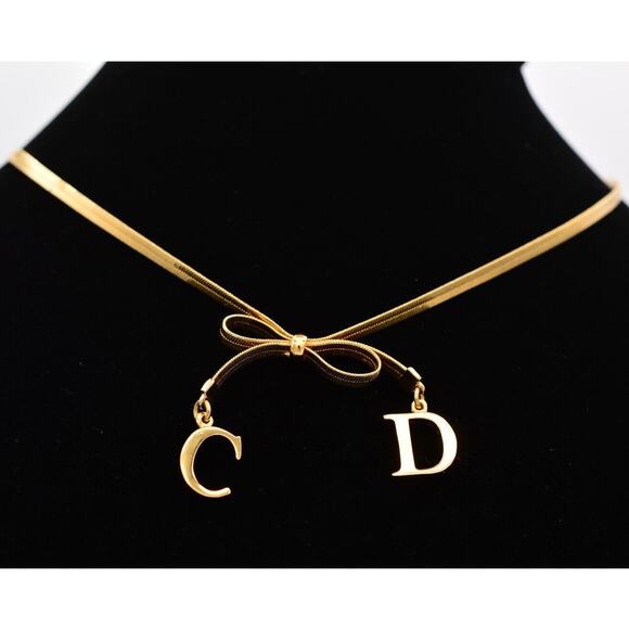 Christian Dior Vintage Logo CD Bow Necklace Collar  Charm Gold Chain Signed Bin5 - Picture 1 of 12